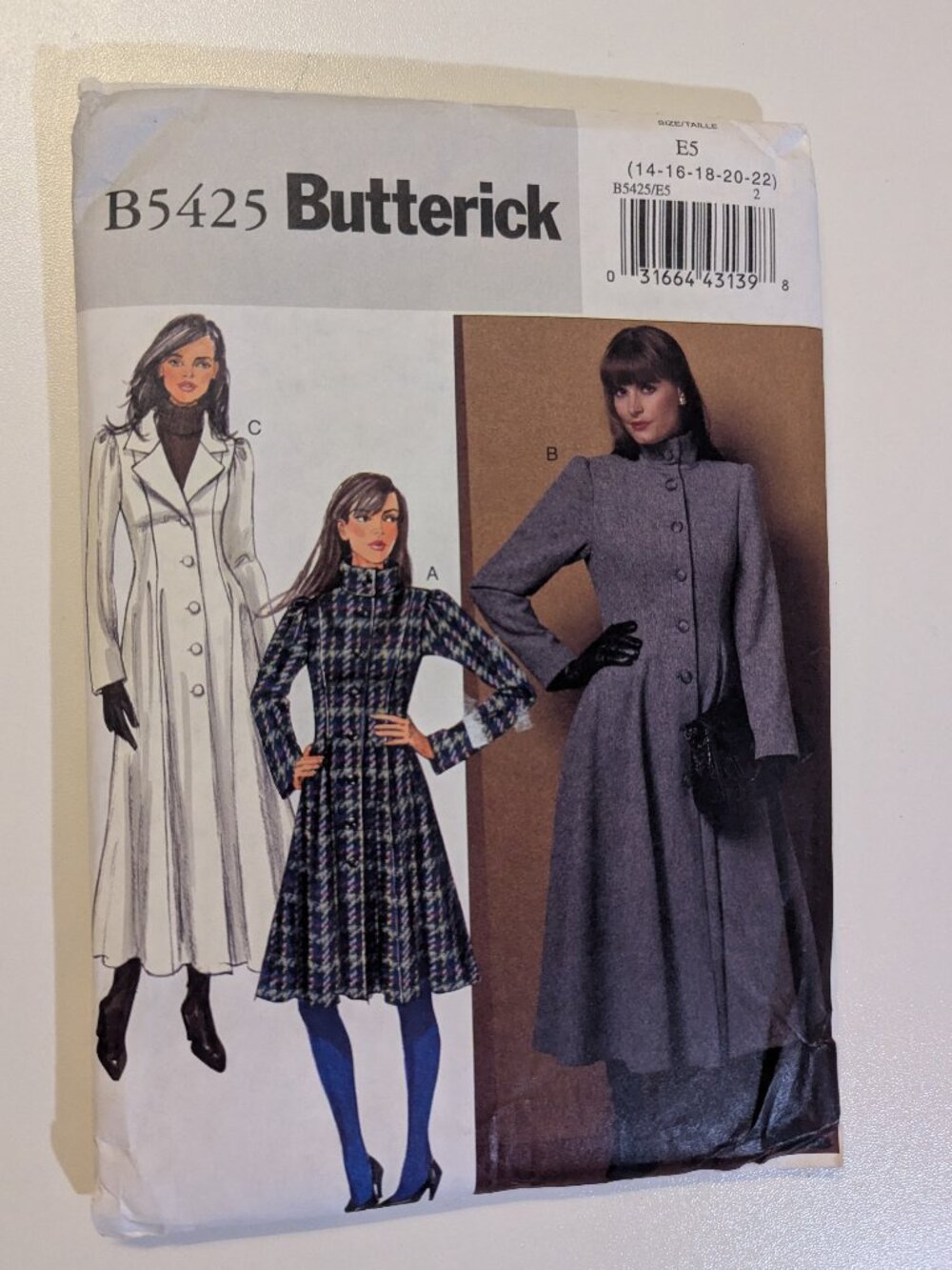 Butterick Women's Long Coat Sewing Pattern B5425 Size E5 14-22